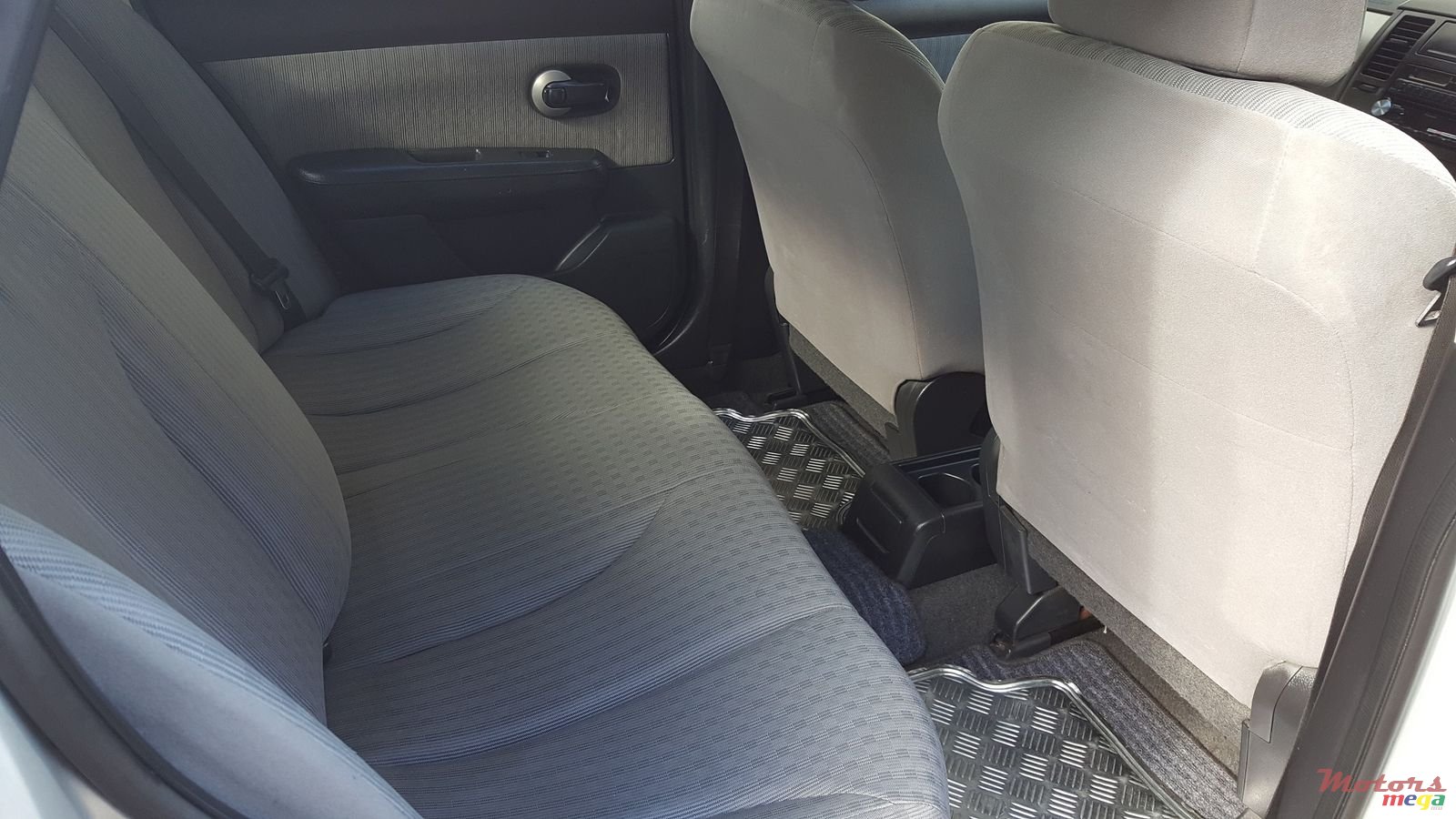 2008' Nissan Tiida Latio photo #4