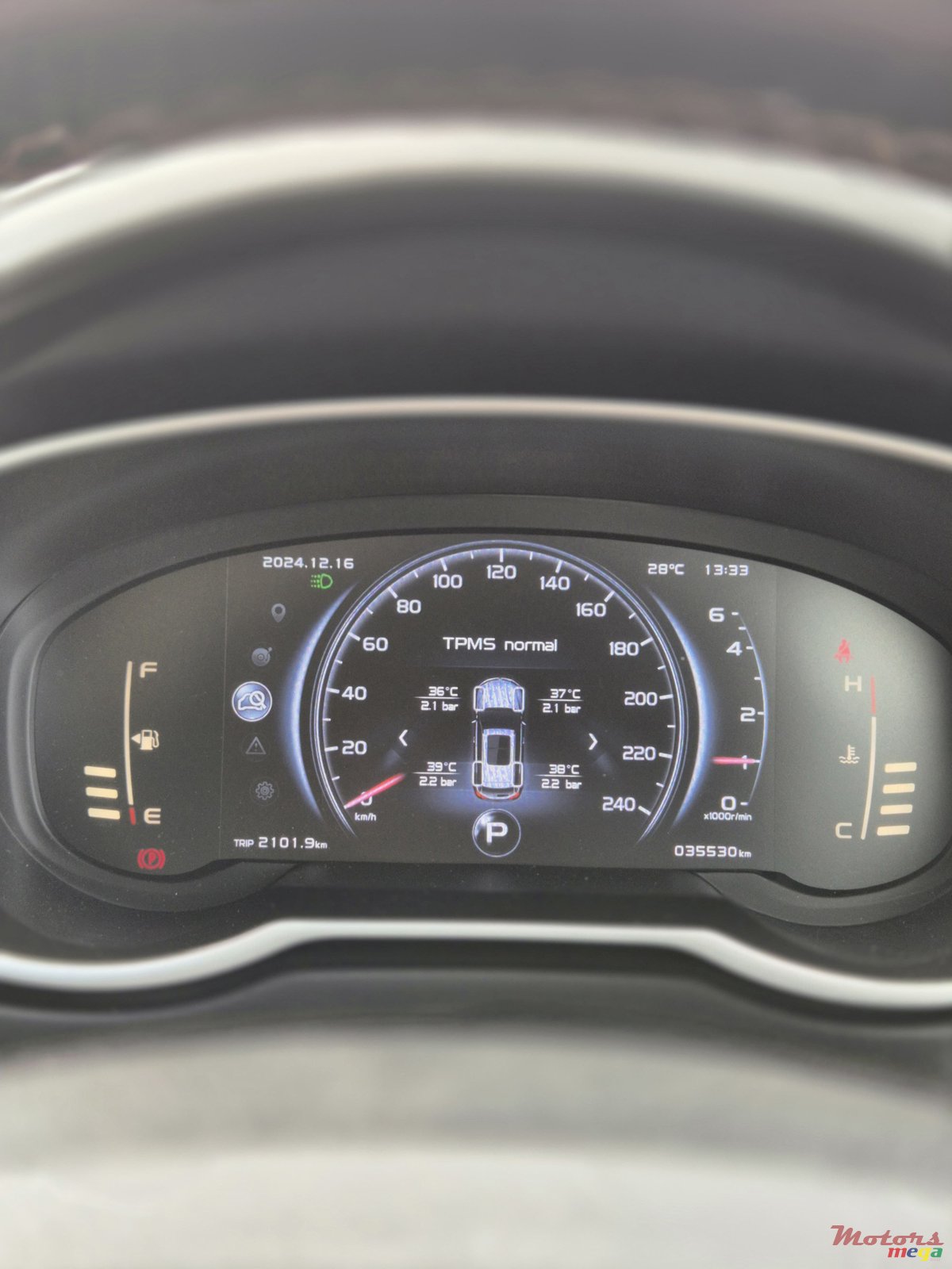 2022' Proton x70 photo #7