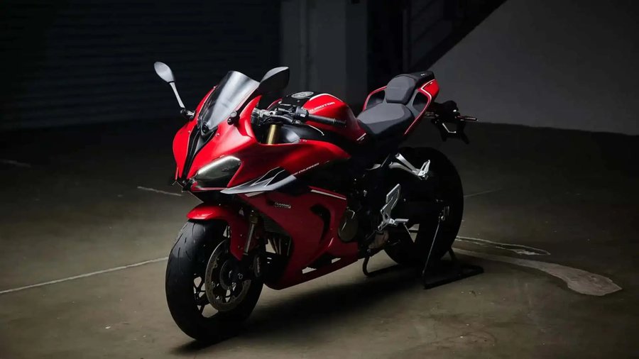 QJ Motor Has Redesigned Its Still-New Superbike With a More Track-Focused Package