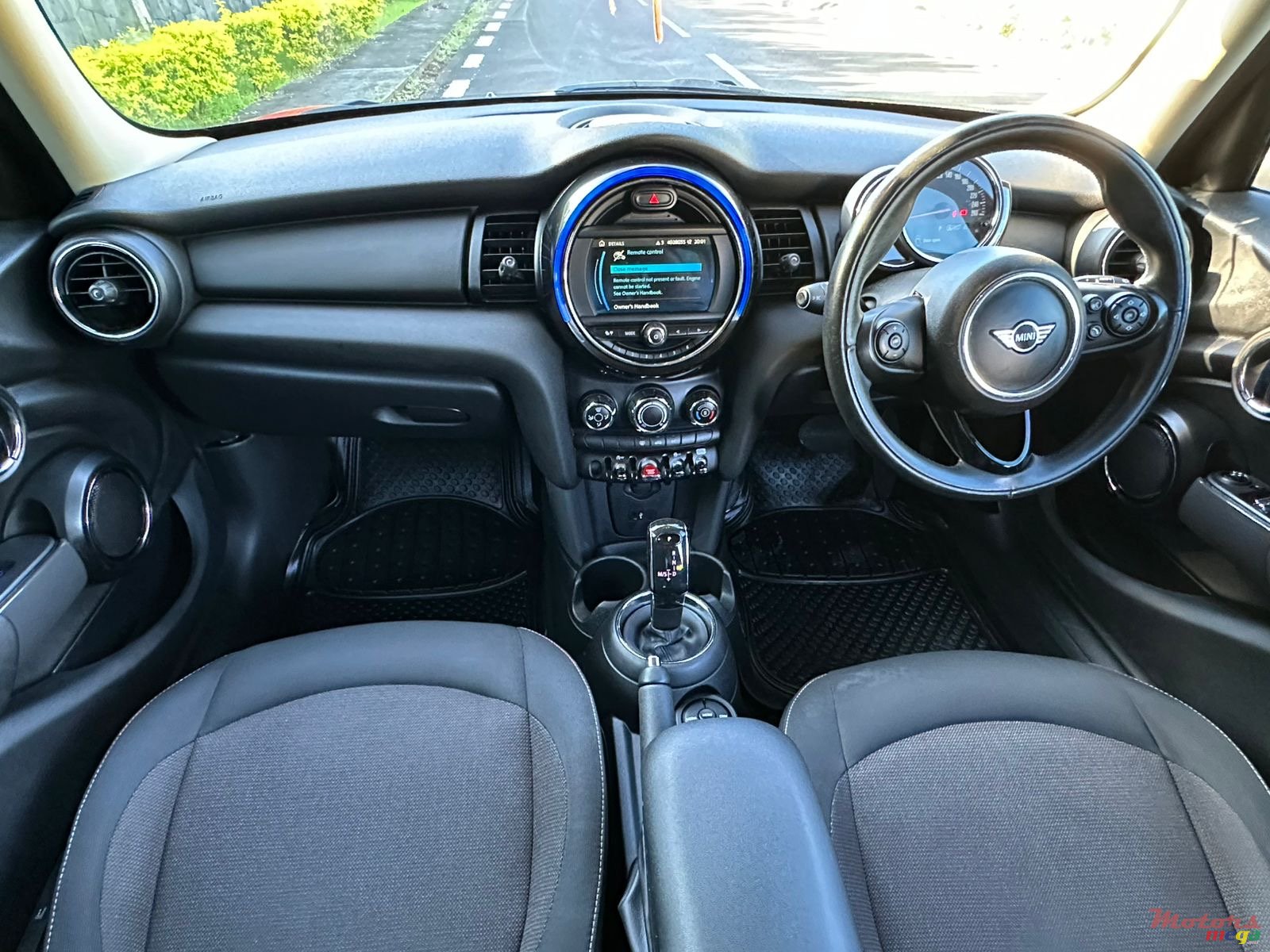 2020' MINI Cooper One photo #6
