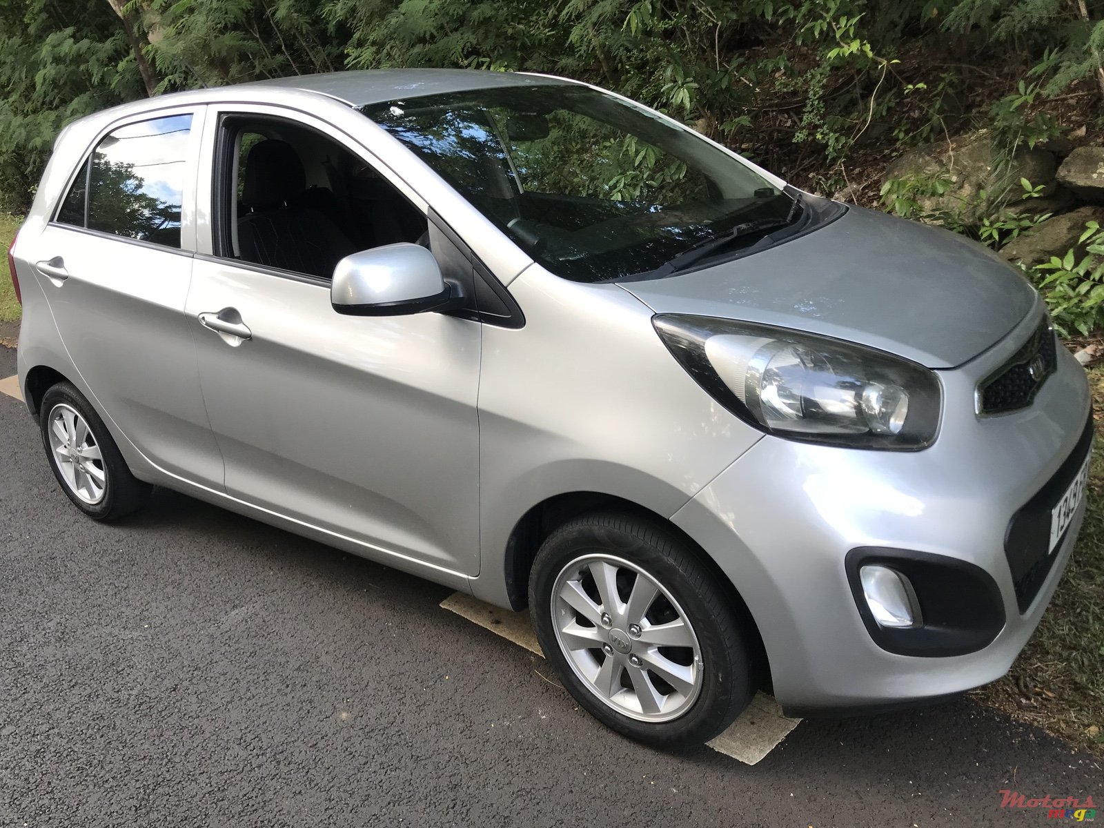 2012' Kia Picanto photo #2