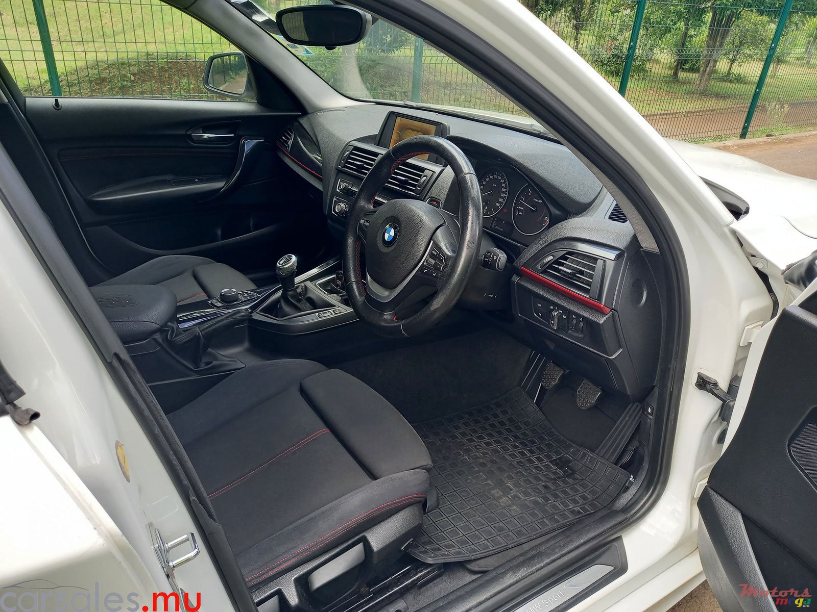 2013' BMW 118 i M Sport Line 1.6 photo #5