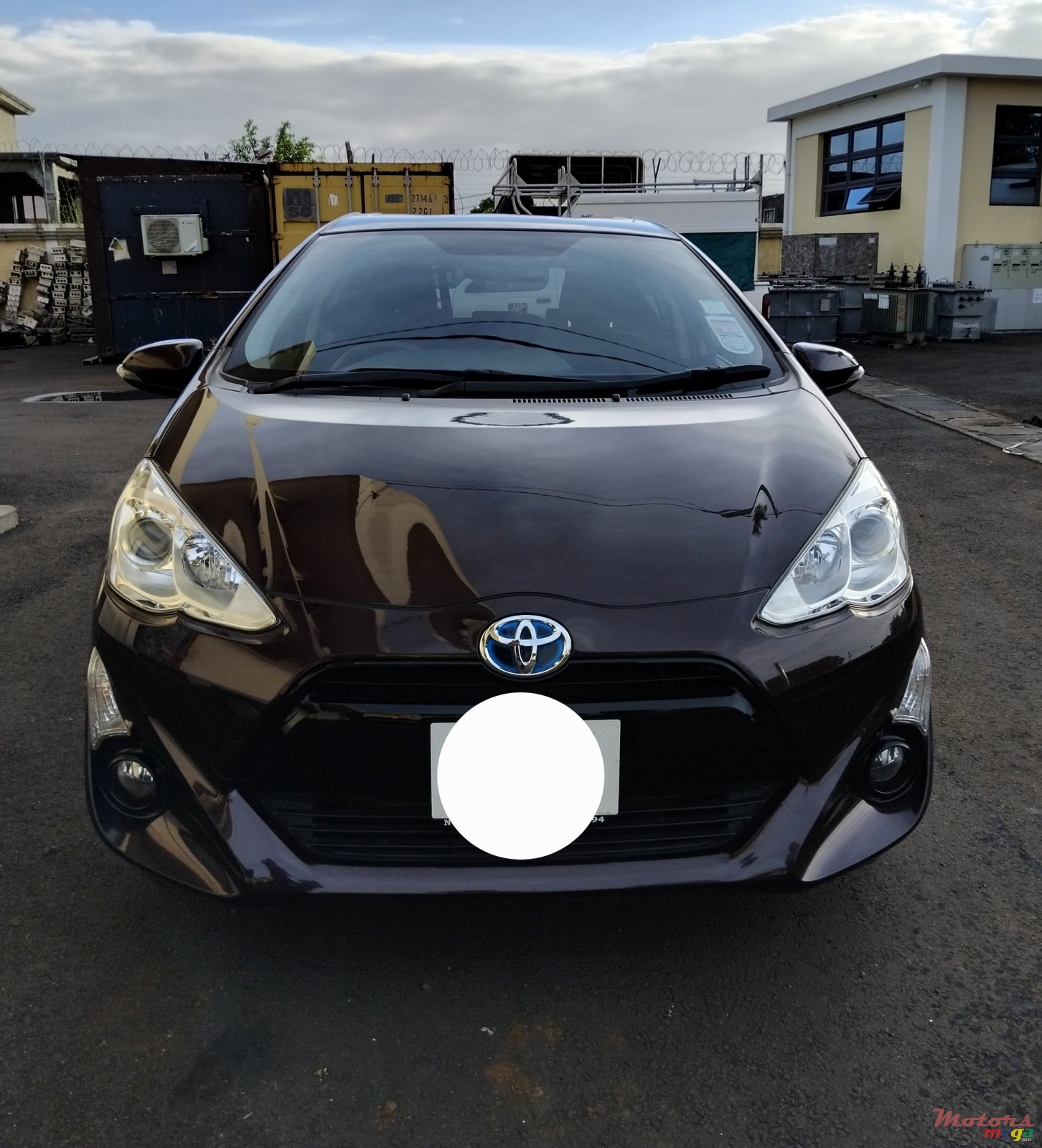 2016' Toyota Aqua photo #1