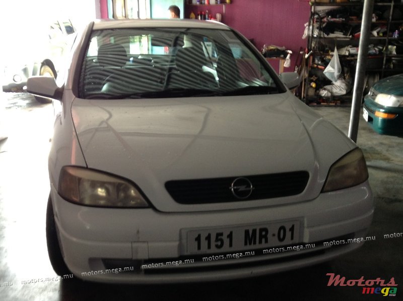 2001' Opel Astra photo #1