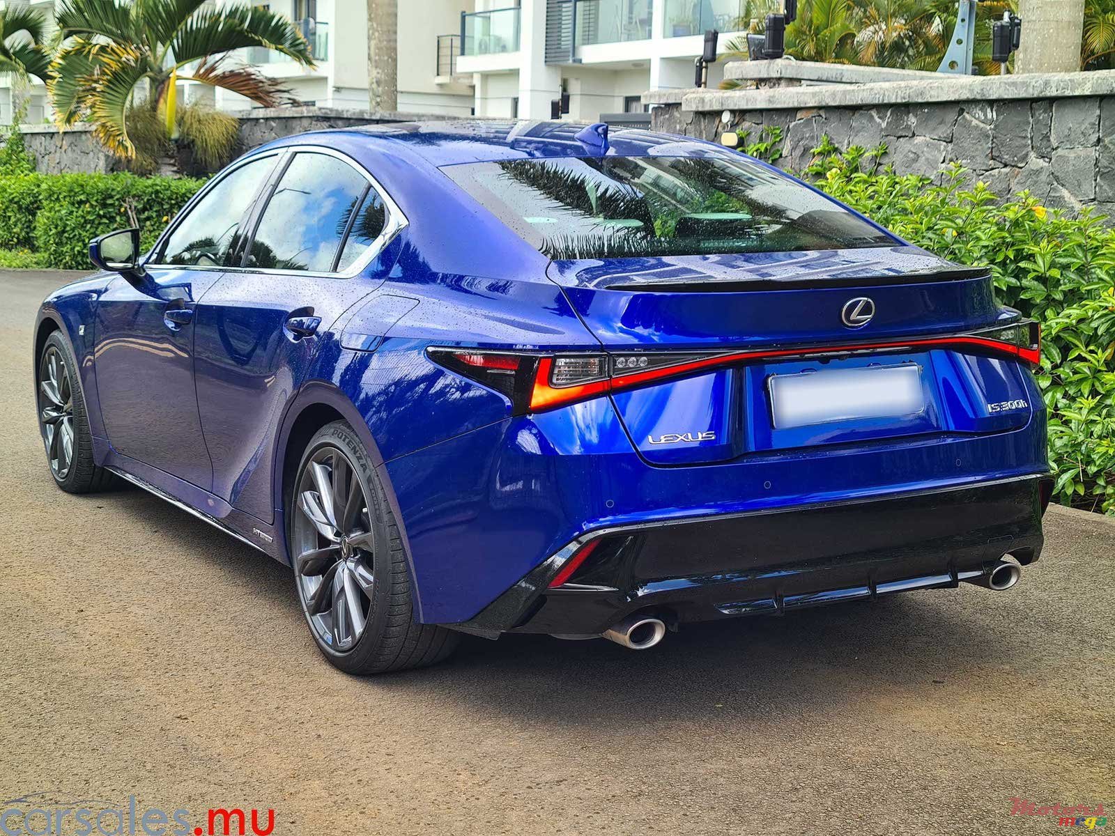 2022' Lexus IS 300 h F-Sport 2.5 Hybrid photo #2