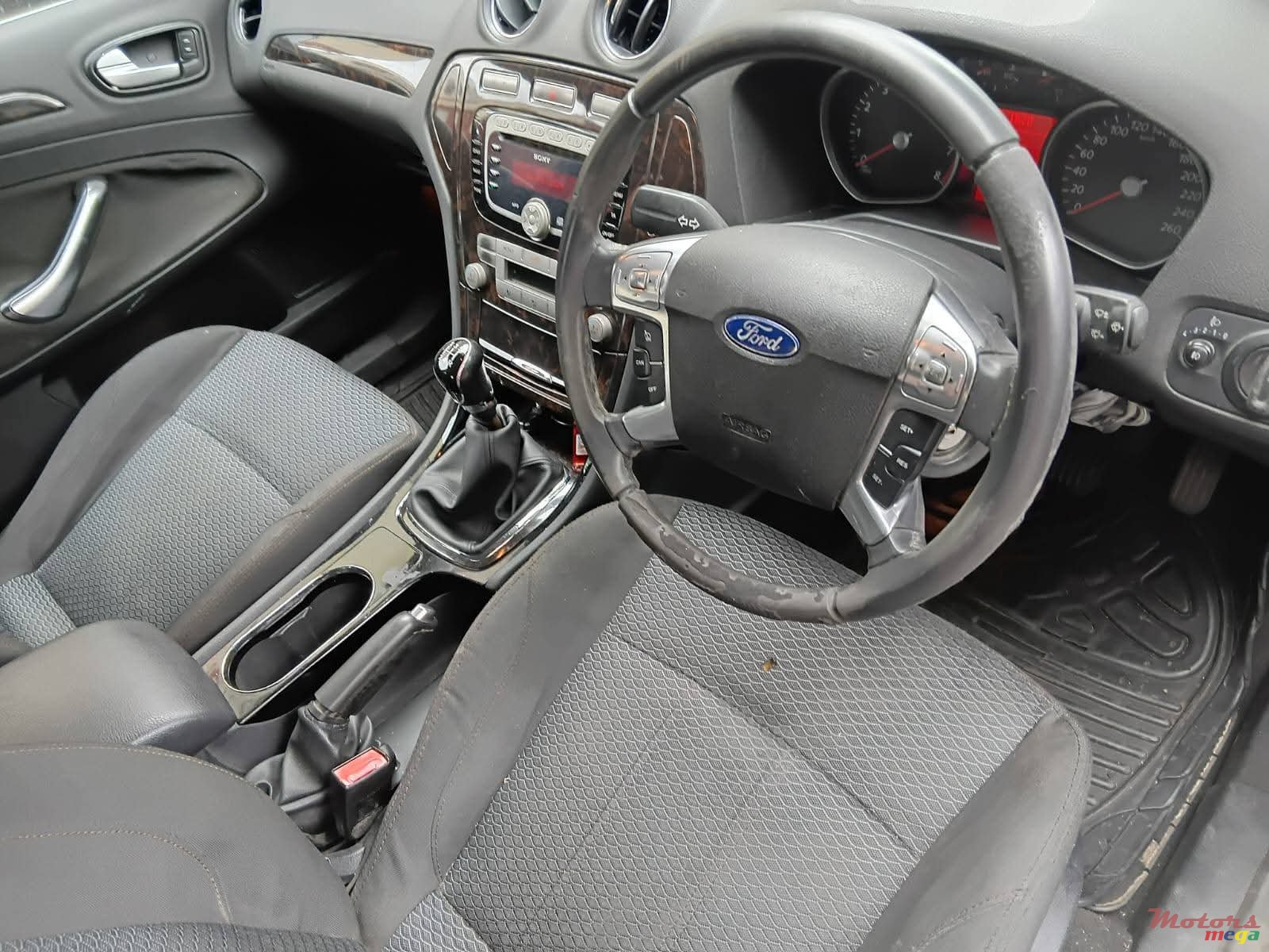 2010' Ford Mondeo photo #2