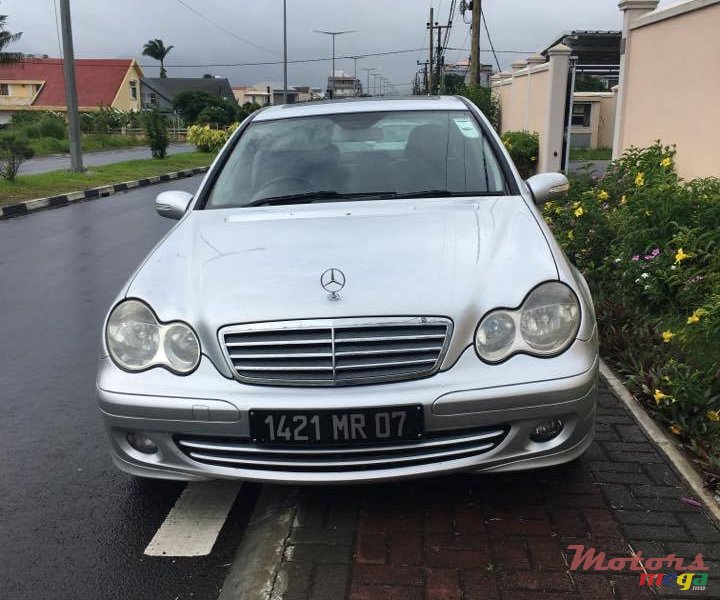 2007' Mercedes-Benz C-Class photo #1