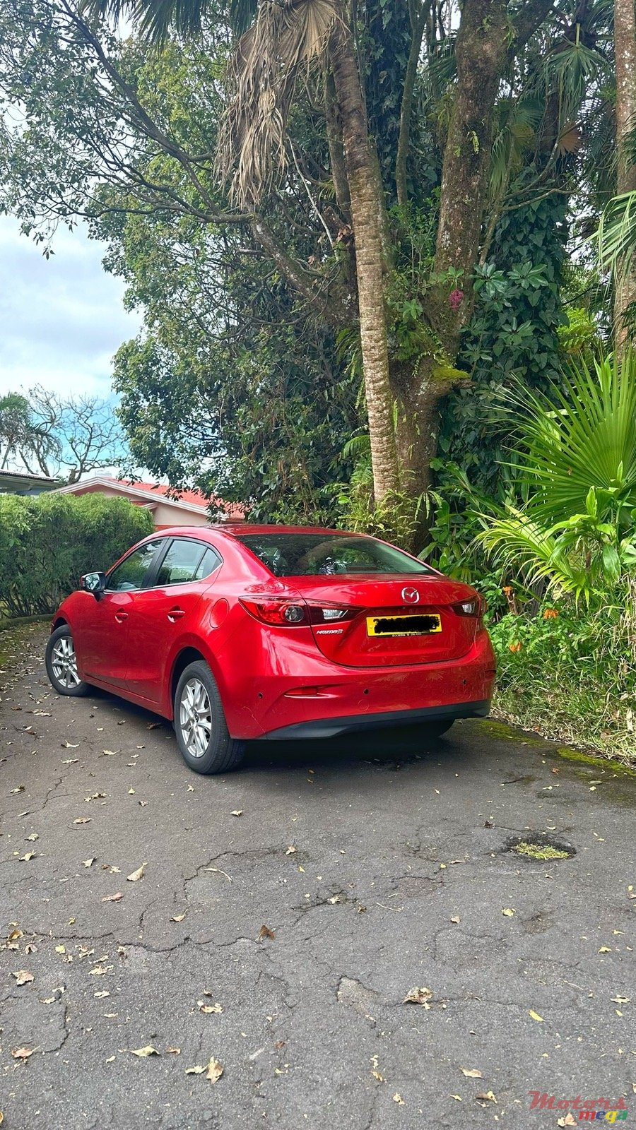 2015' Mazda 3 Deluxe edition photo #3