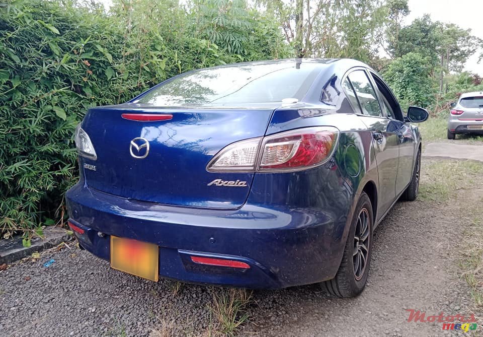 2011' Mazda Axela 1.5l Automatic photo #2