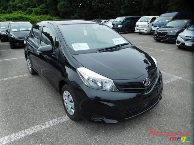 2014' Toyota Vitz photo #1