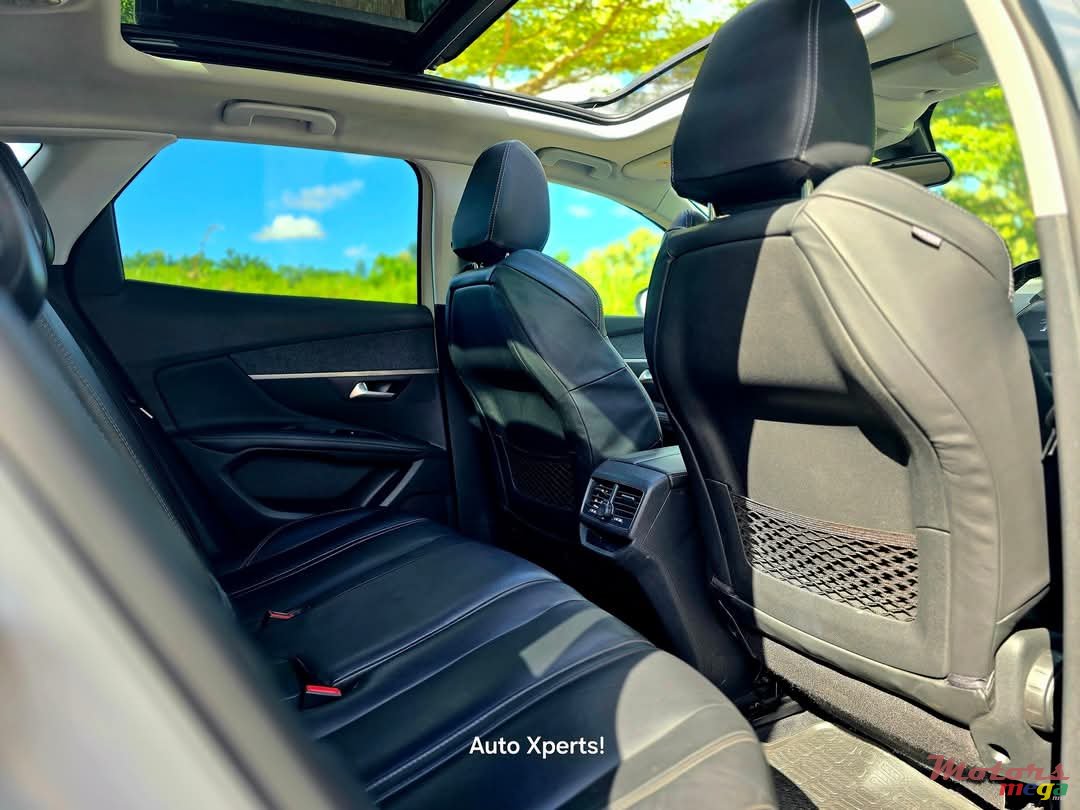 2019' Peugeot 3008 Allure photo #7