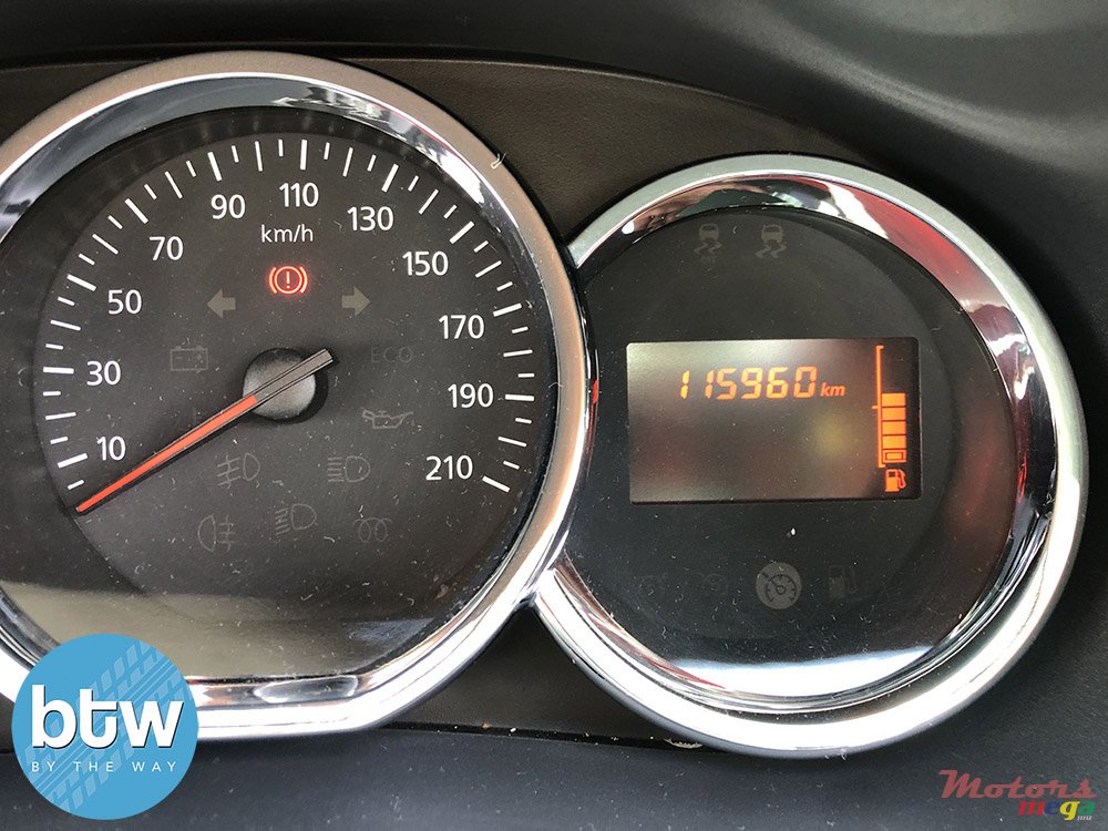 2015' Renault Sandero photo #7