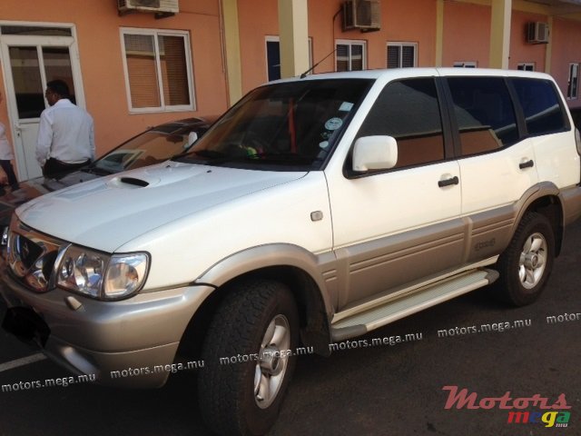 2001' Nissan Terrano II Model R20 photo #1