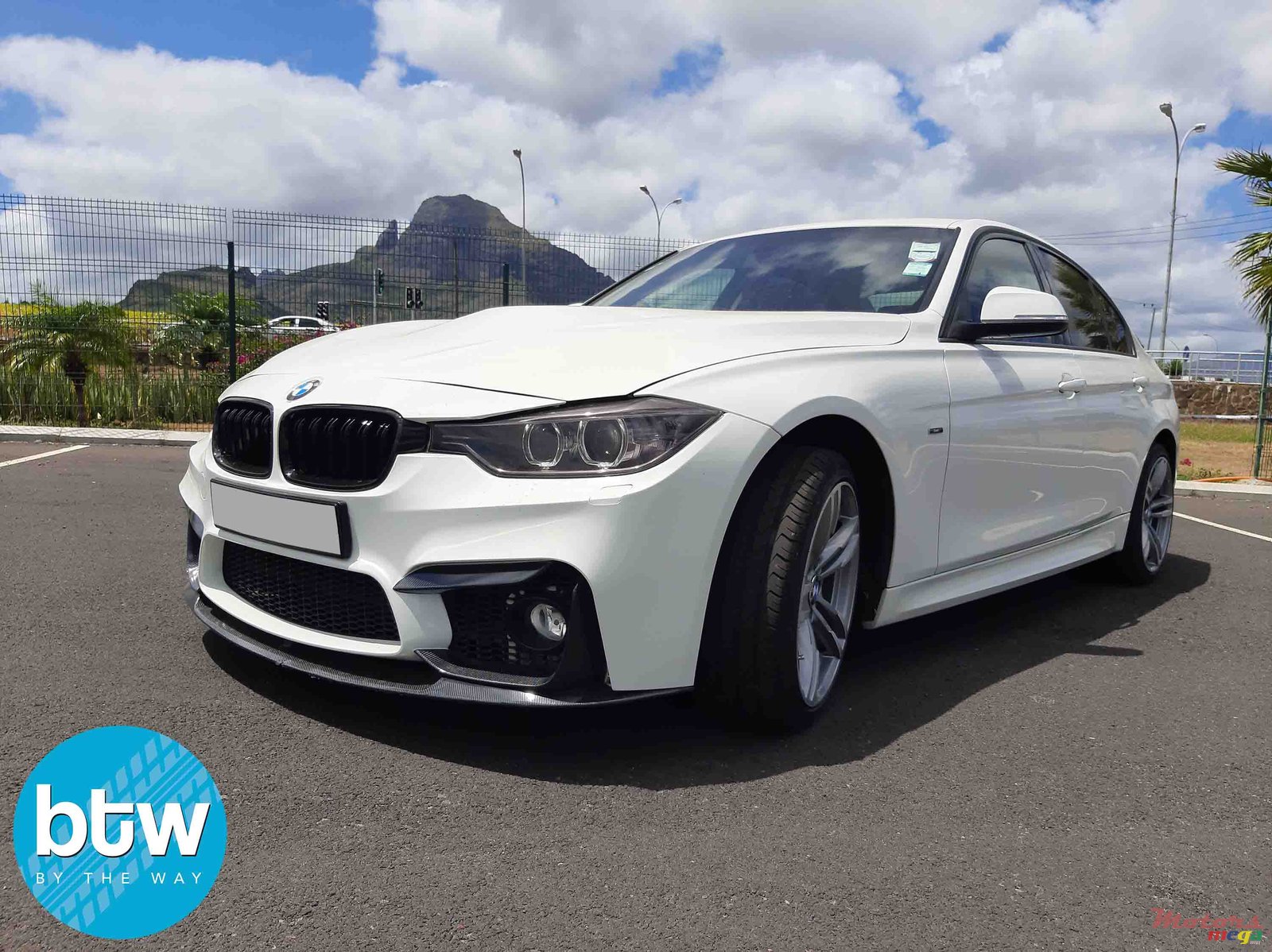 2014' BMW 320 photo #2