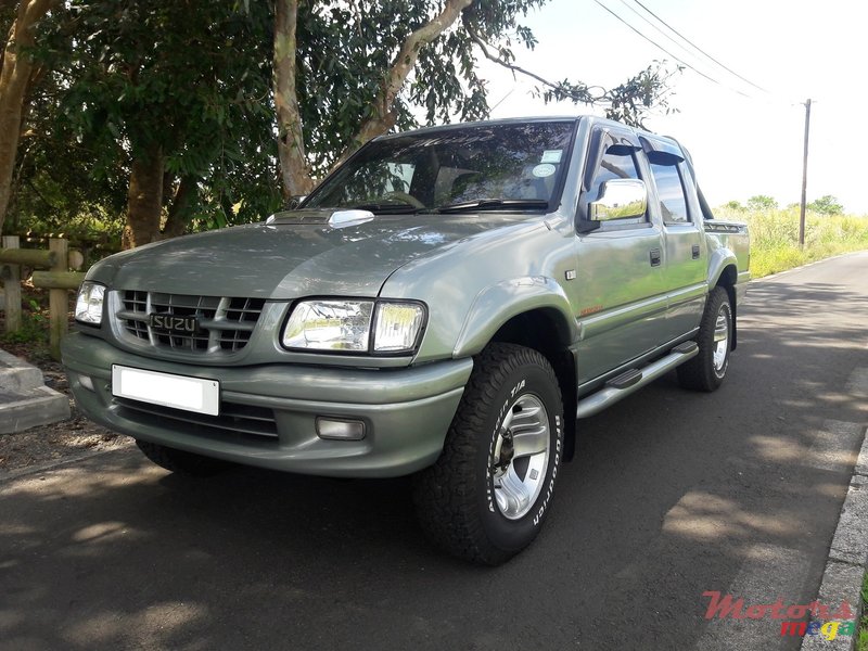 2003' Isuzu KB 300 (4x4) photo #1