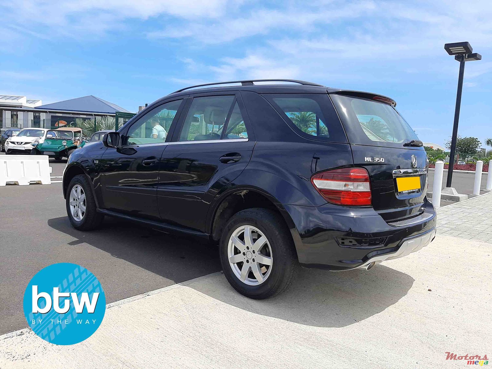 2010' Mercedes-Benz ML 350 photo #3