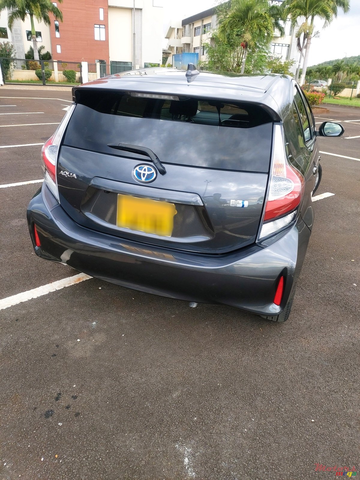 2019' Toyota Aqua photo #3