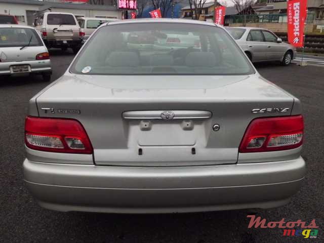 2001' Toyota Carina photo #1