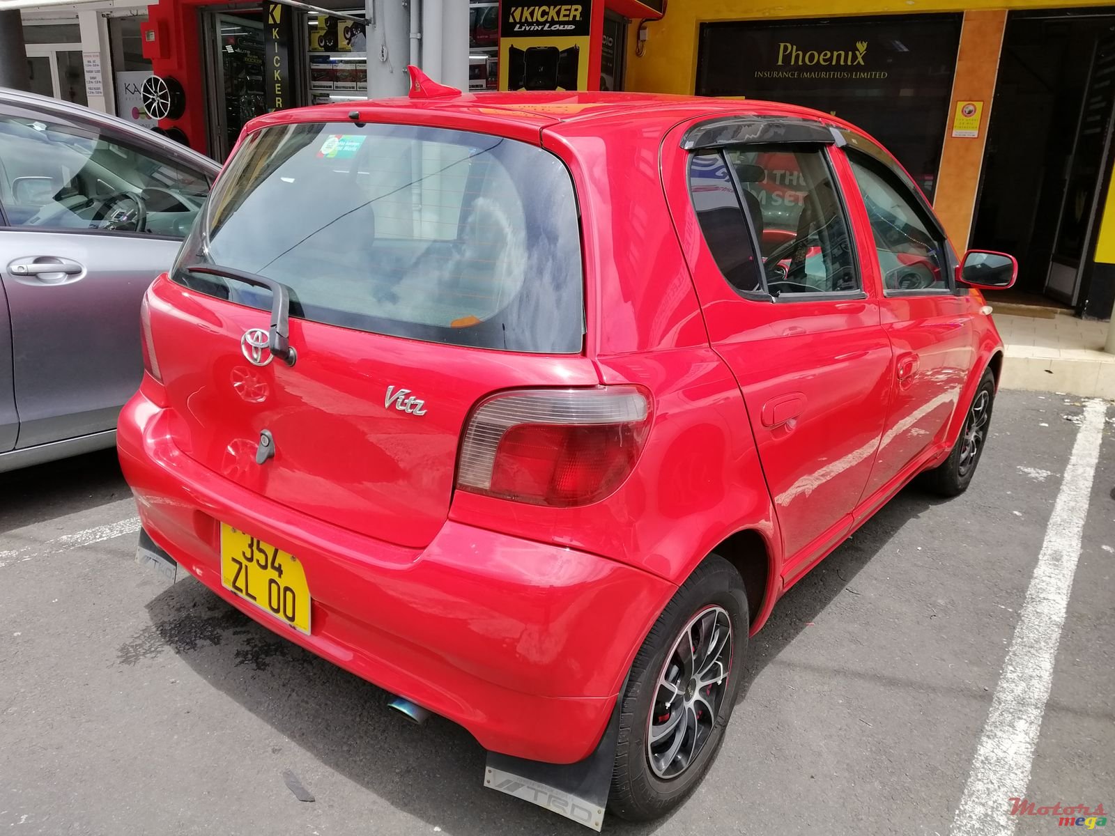 2000' Toyota Vitz photo #2