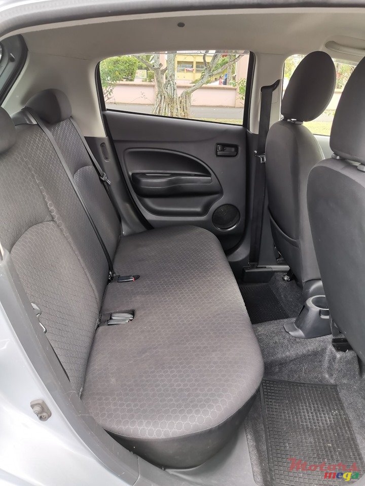 2013' Mitsubishi Mirage photo #5