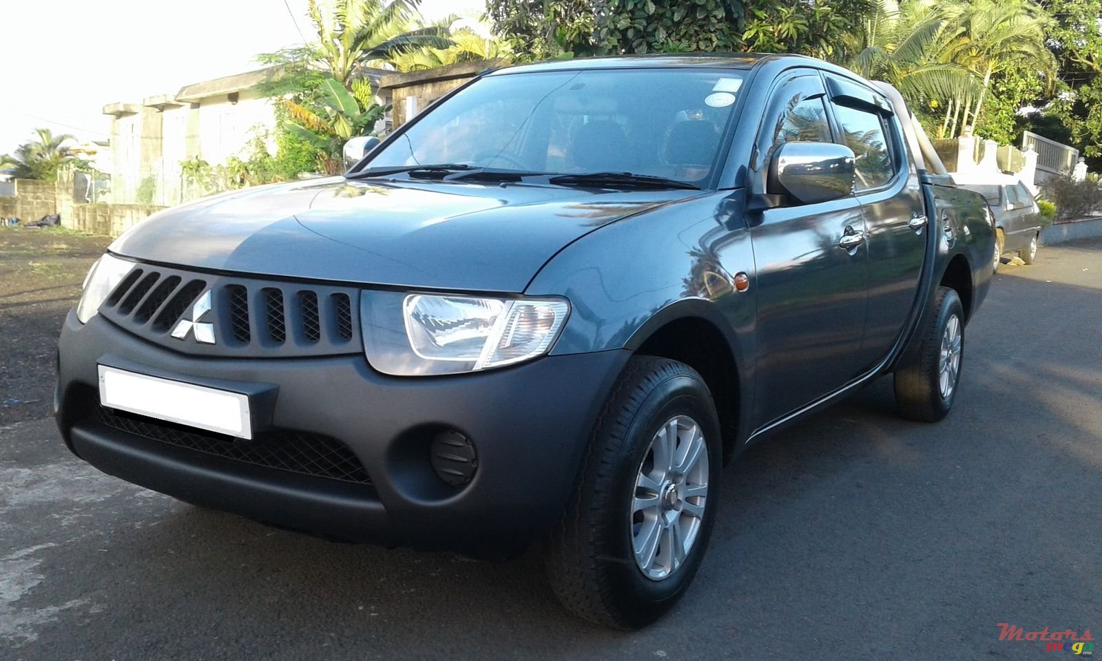 2008' Mitsubishi Sportero photo #2