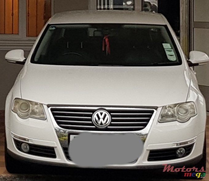 2009' Volkswagen Passat photo #1