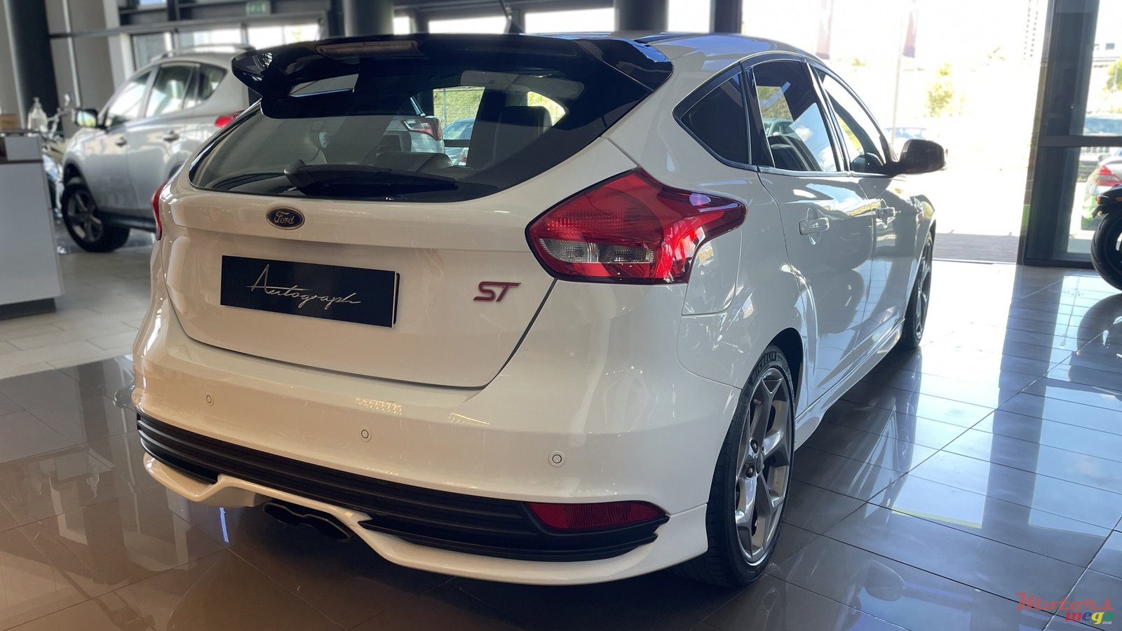 2017' Ford Focus ST photo #5