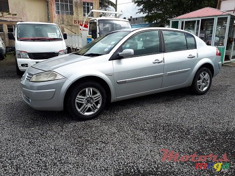 2005' Renault Megane photo #1