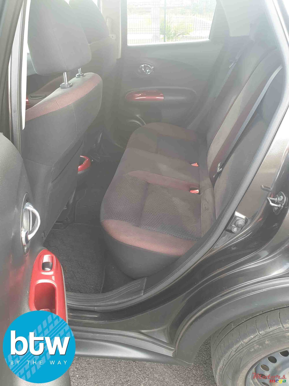 2011' Nissan Juke photo #3