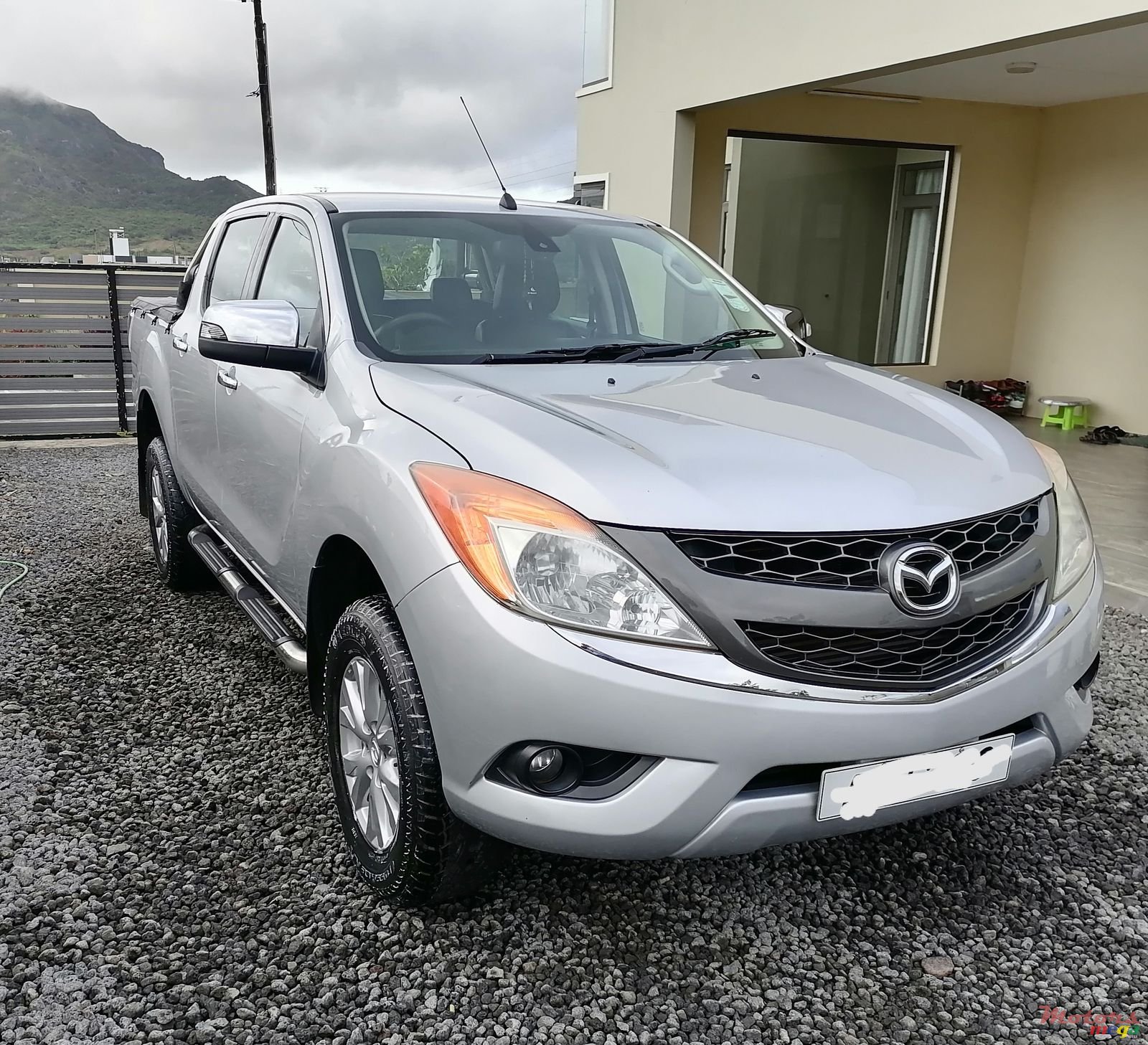 2013' Mazda BT-50 photo #1