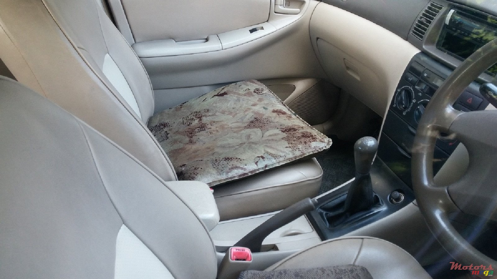 2003' Toyota Corolla GLi photo #4