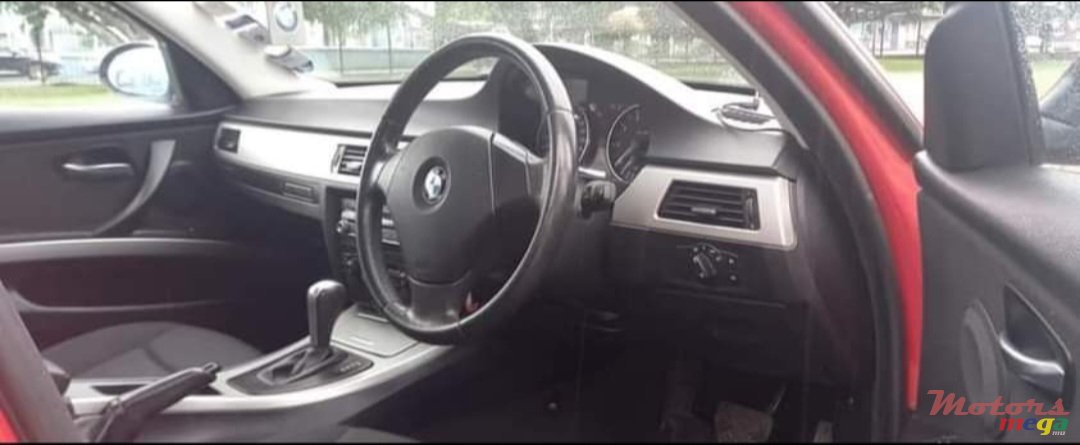 2005' BMW 3 Series Sedan 320i photo #1