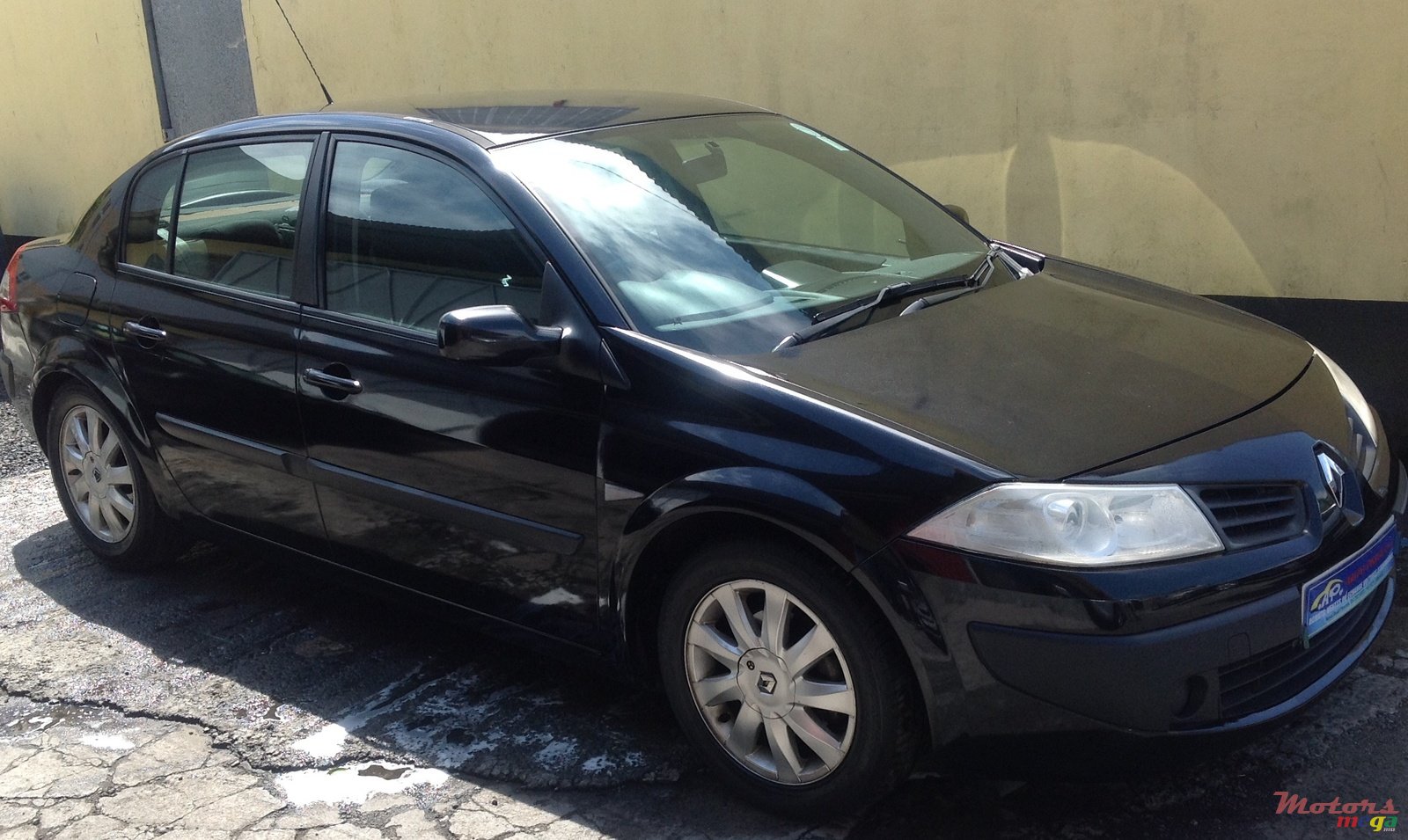 2007' Renault Megane photo #1