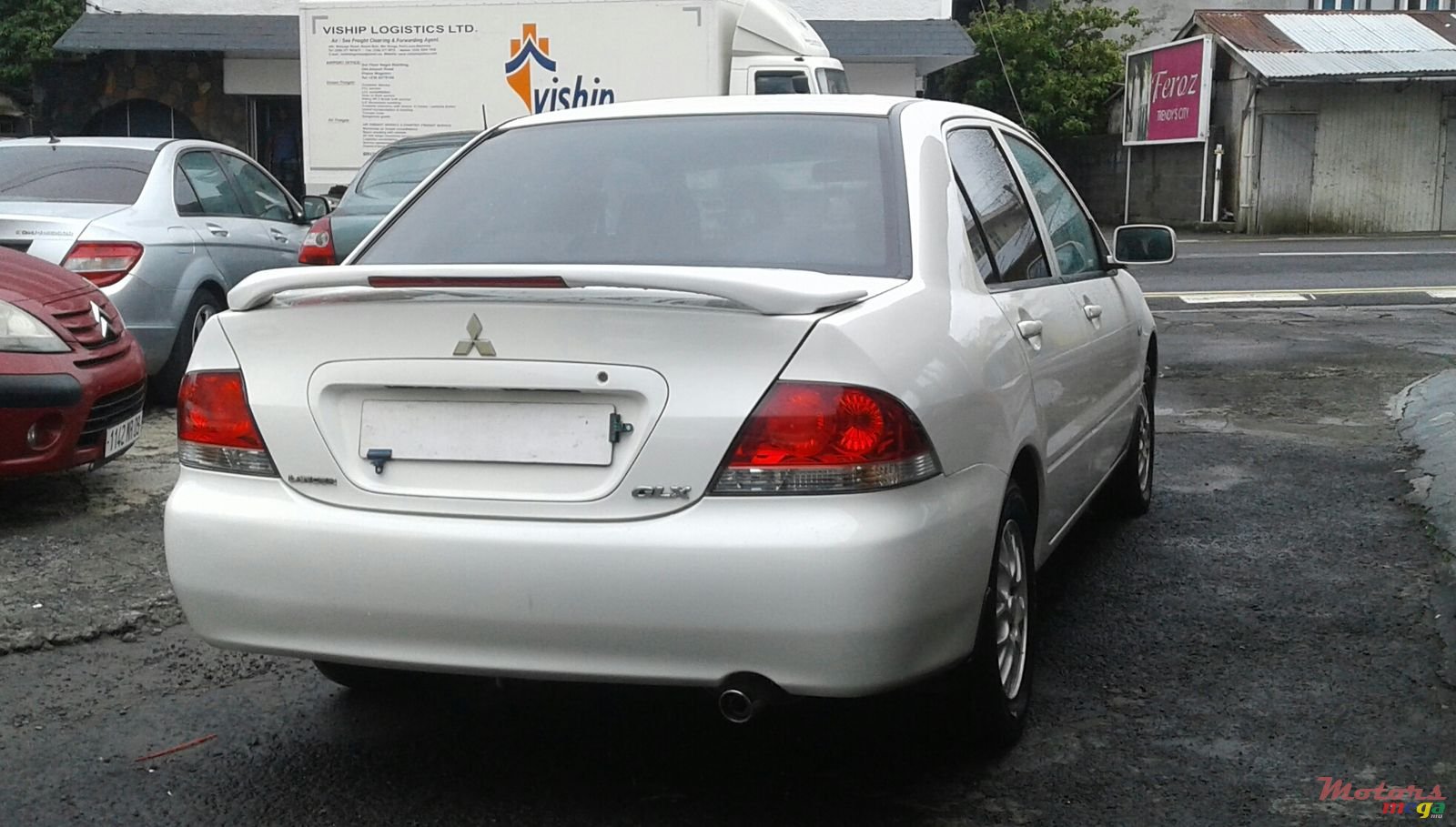 2009' Mitsubishi Lancer GLX photo #2