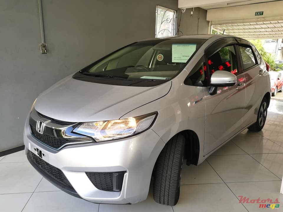 2016' Honda Jazz F package photo #3