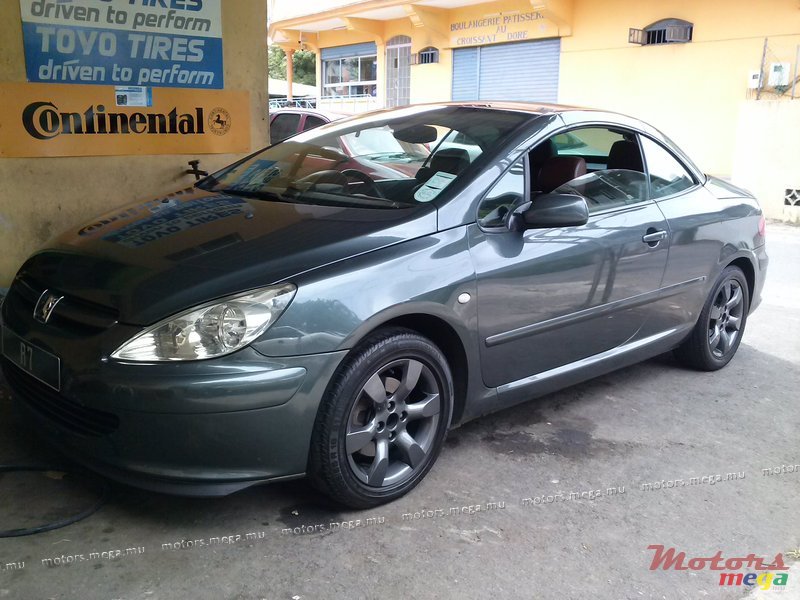 2004' Peugeot CC photo #1