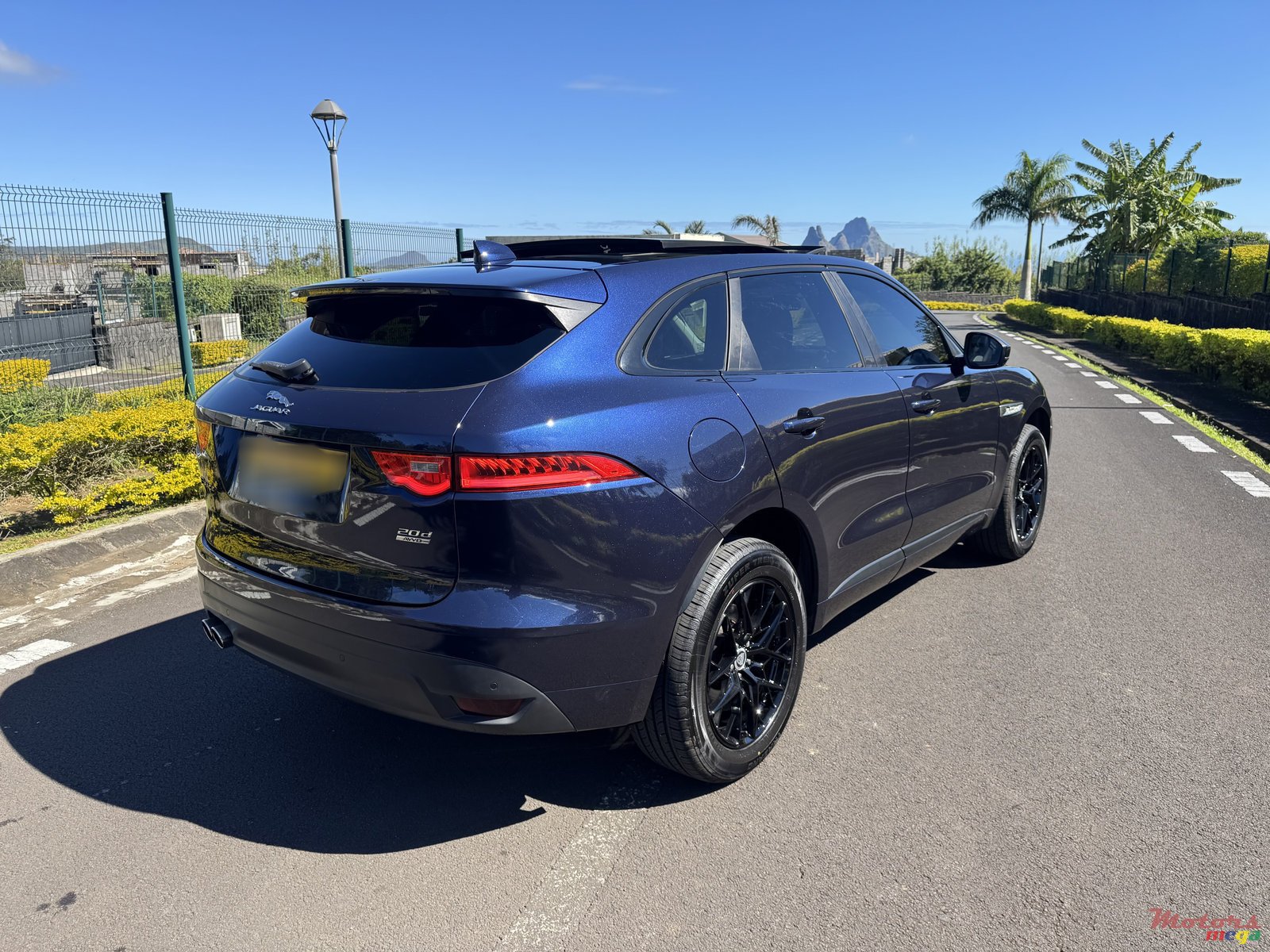 2018' Jaguar F-Pace photo #3