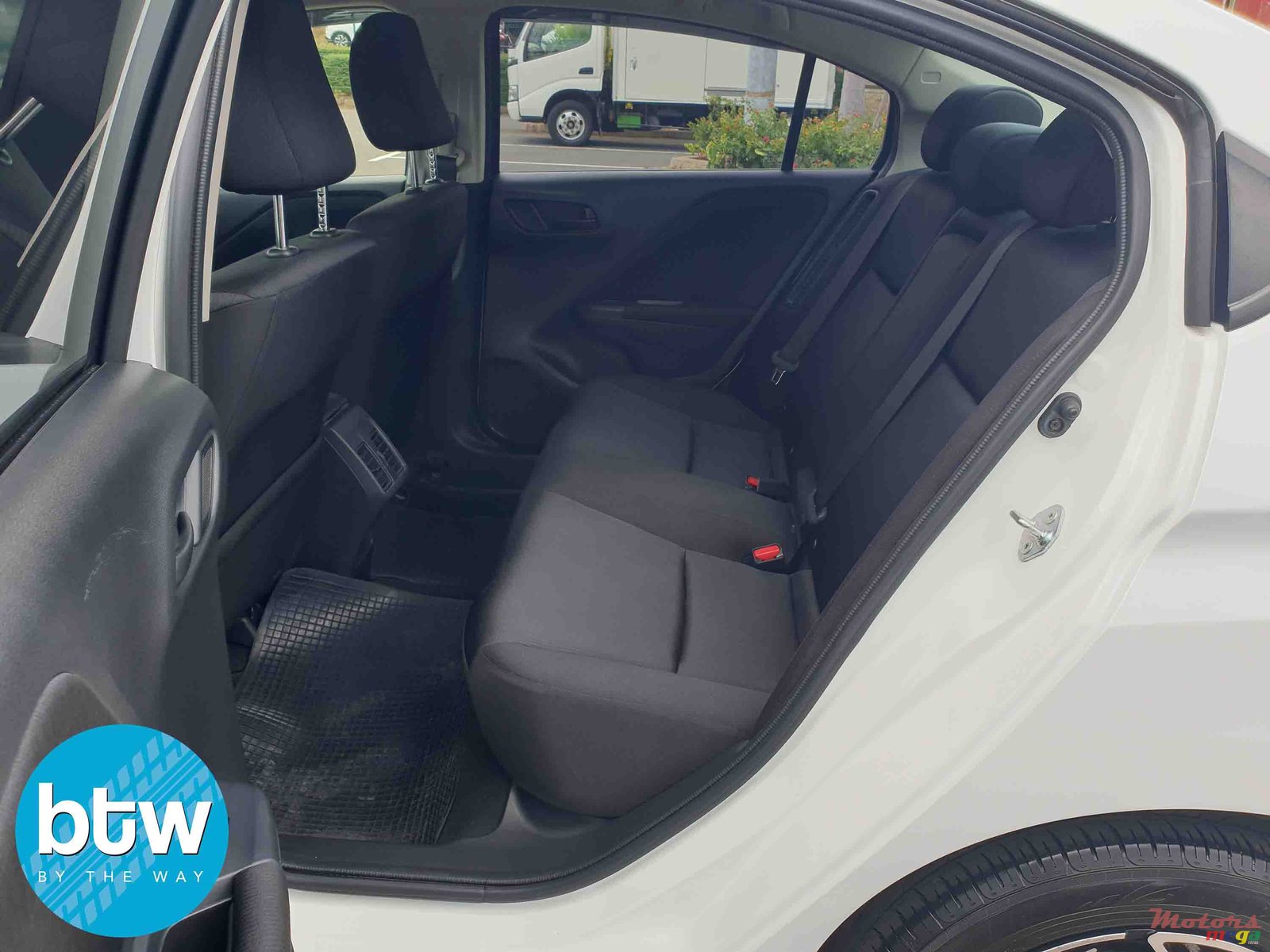 2015' Honda F-mx Grace Hybrid photo #3