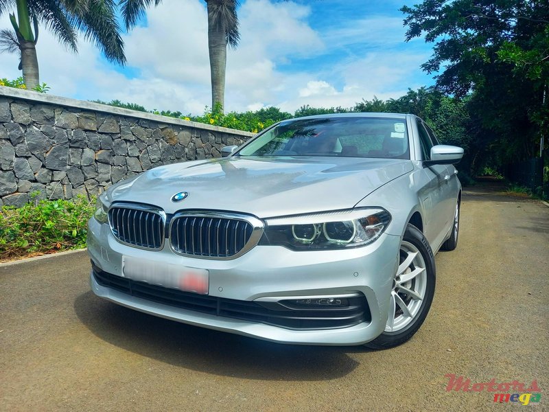 2020' BMW 530 e Luxury Line E-Drive 2.0 photo #1