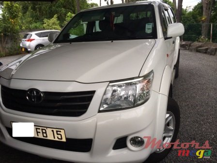 2015' Toyota photo #2