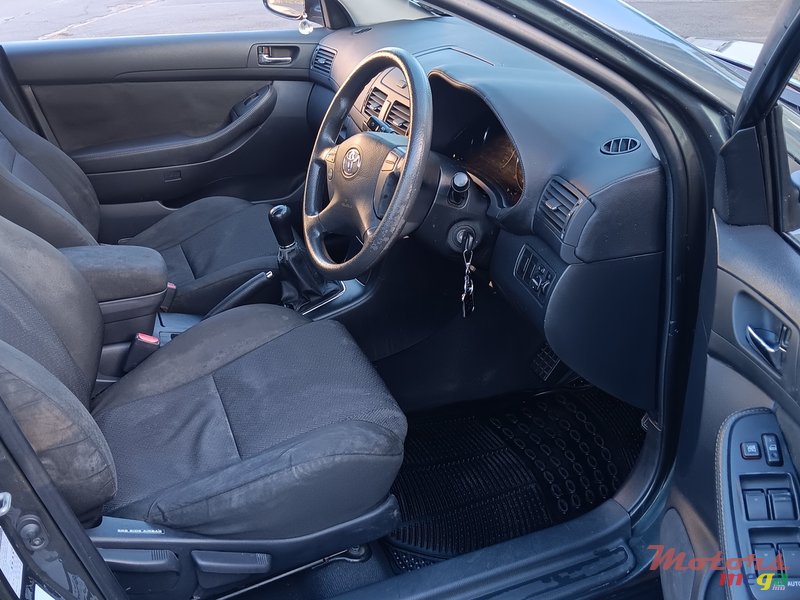 2007' Toyota Avensis photo #4