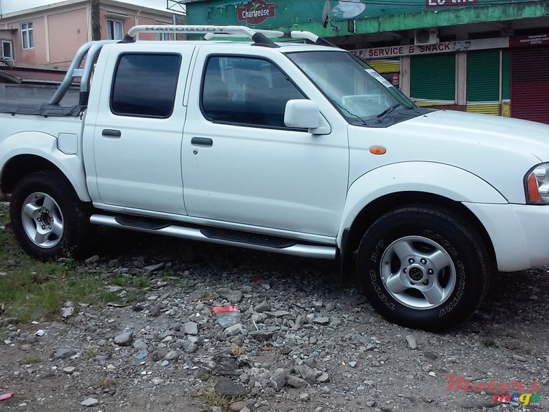 2005' Nissan HARDBODY 4*4 3.0 TURBO photo #1