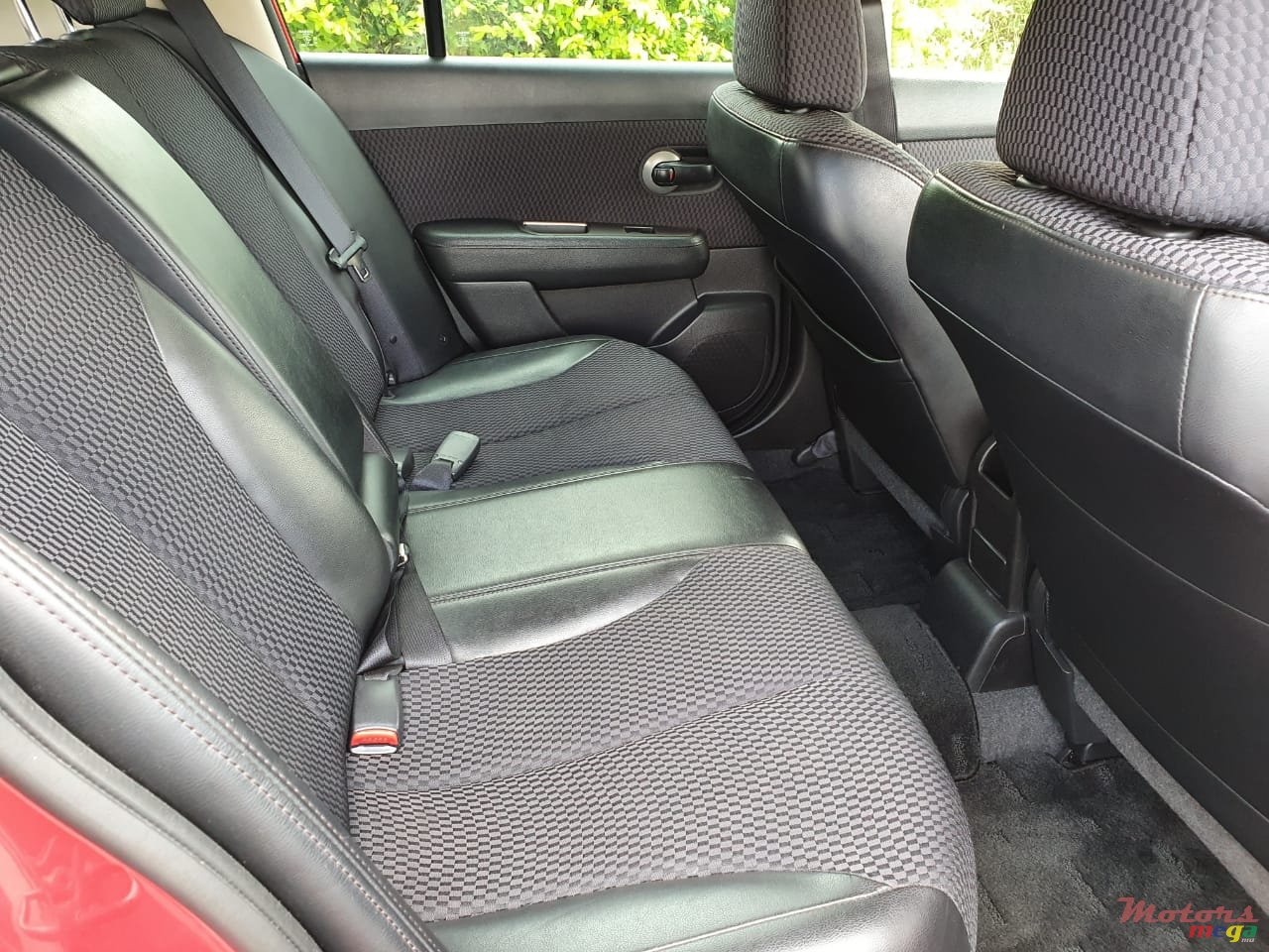 2009' Nissan Tiida photo #5