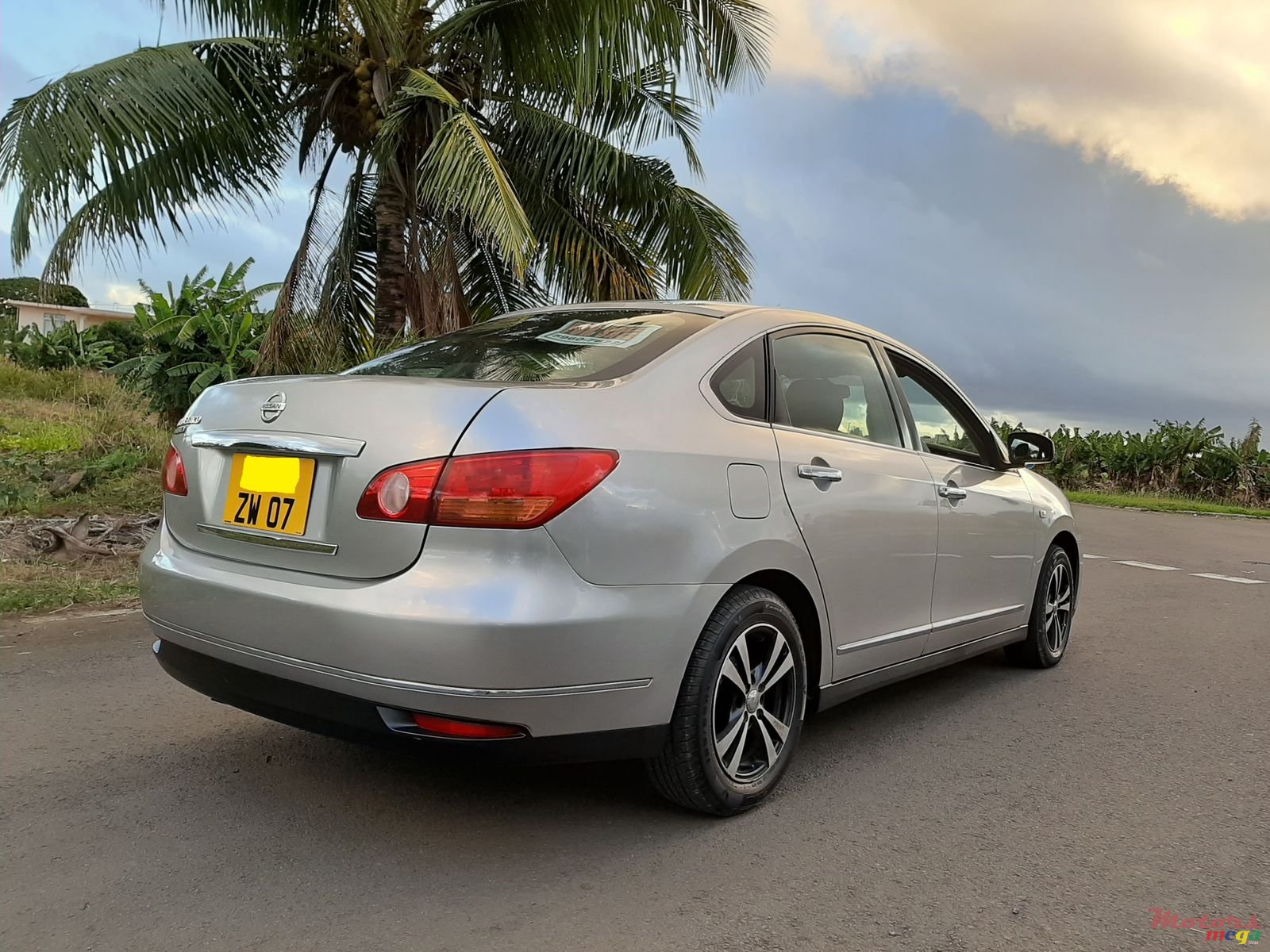 2007' Nissan Bluebird photo #2