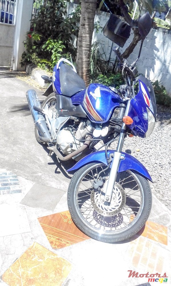 2008' Honda UNICORN photo #2