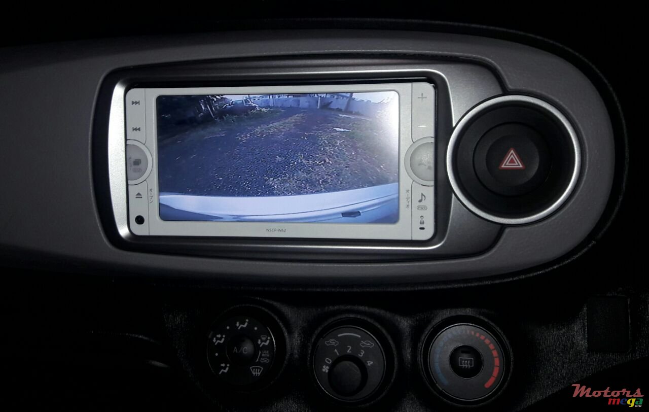 2014' Toyota Vitz photo #6