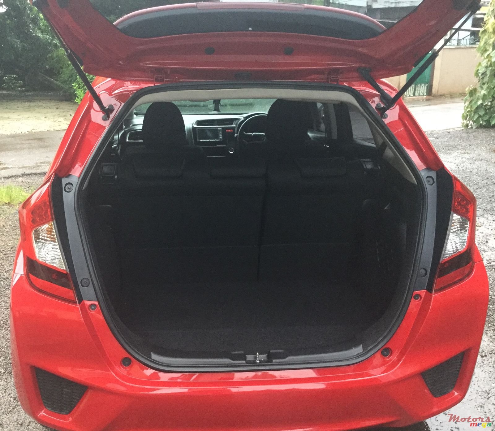 2014' Honda Fit Hybrid photo #2