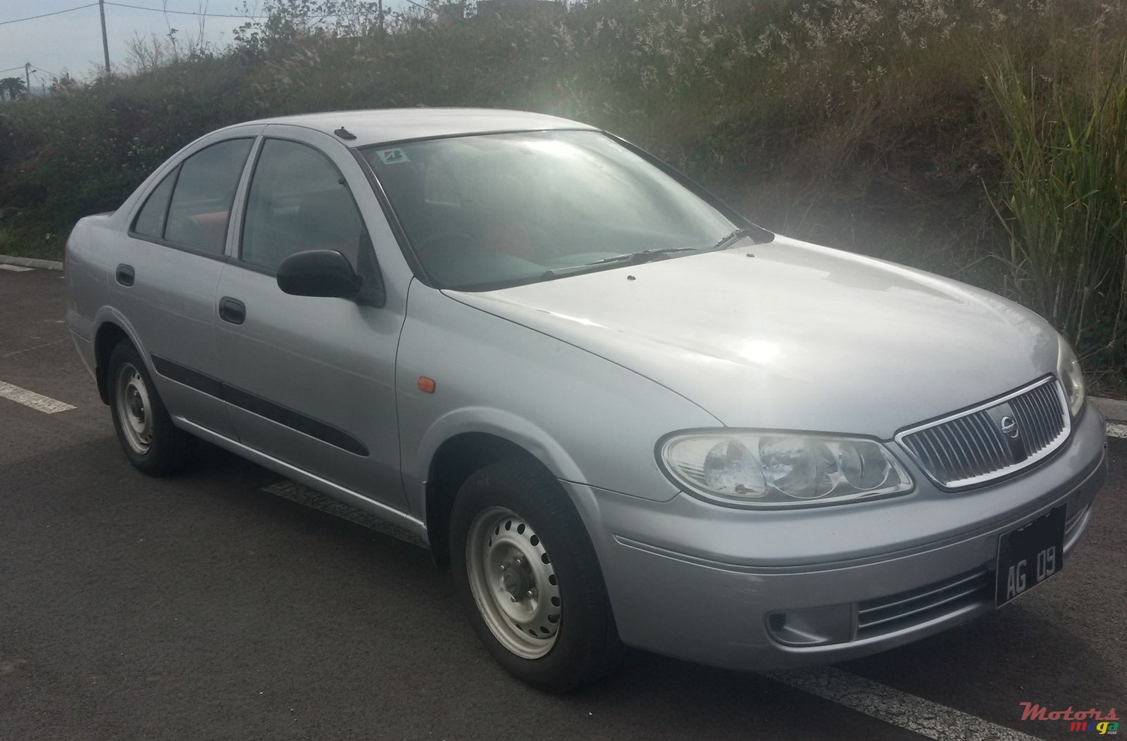 2009' Nissan Sunny photo #1