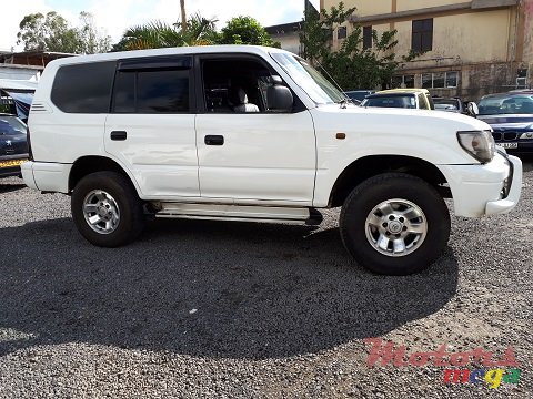 2000' Toyota Prado photo #2