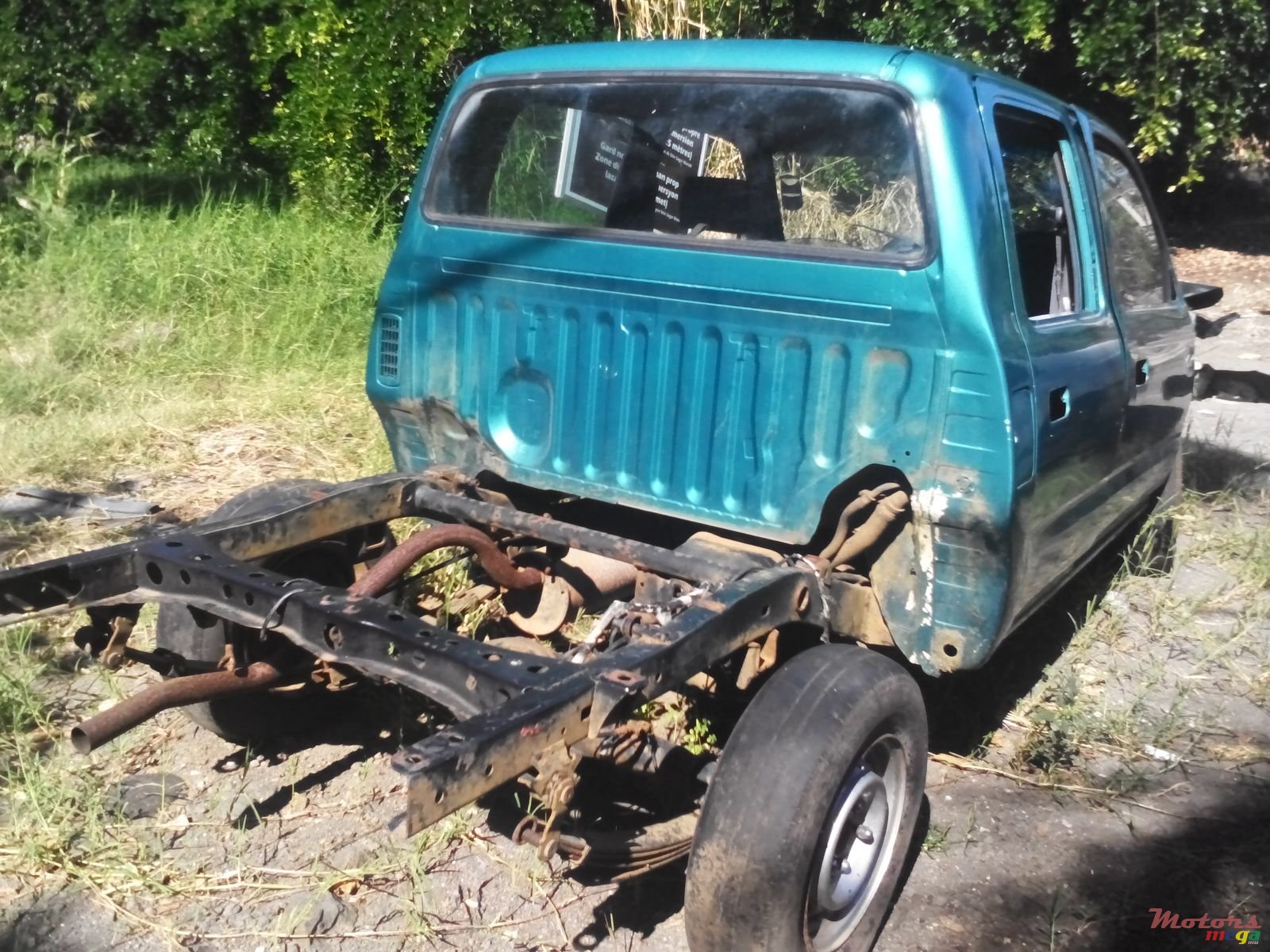 2001' Toyota Hilux 4*2 photo #4